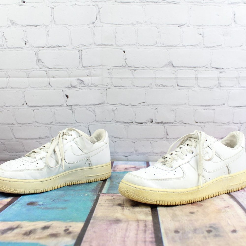 Vintage NIKE Air Force 1 Low Classic Sneakers 8 - Picture 3 of 9